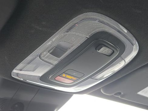 Certified 2025 Hyundai Elantra SEL FWD image 33