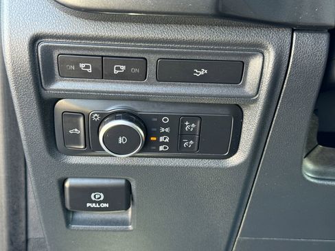 Certified 2022 Ford F150 XLT w/ Equipment Group 302A High image 14