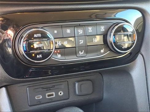 Used 2021 Buick Encore GX Essence w/ Advanced Technology Package image 10