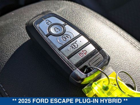 Certified 2025 Ford Escape PHEV image 35