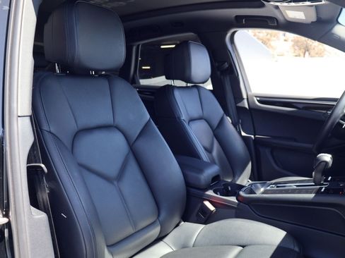 Certified 2024 Porsche Macan AWD/4WD image 24