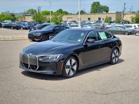 New 2026 BMW i4 xDrive40i w/ Premium Package AWD/4WD image 2