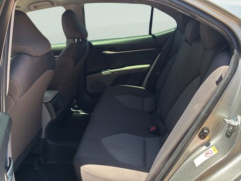 Used 2018 Toyota Camry LE w/ Convenience Package FWD image 24