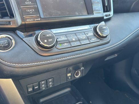 Used 2013 Toyota RAV4 Limited FWD image 28