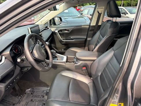 Certified 2022 Toyota RAV4 XLE Premium AWD/4WD image 24