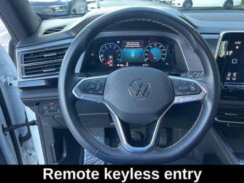 Used 2024 Volkswagen Atlas Cross Sport SE image 16