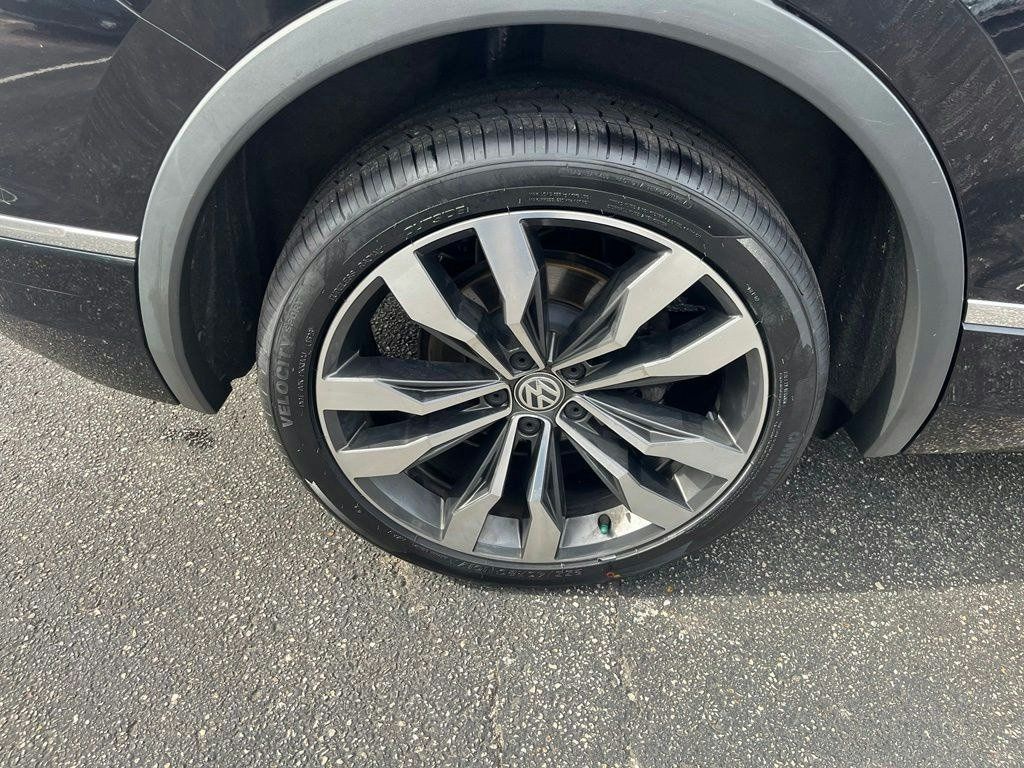 Used 2020 Volkswagen Tiguan SEL Premium R-Line w/ 3rd Row Seat Package AWD/4WD image 30