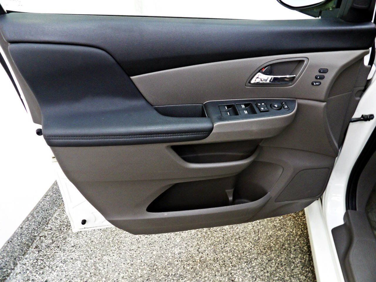 Used 2015 Honda Odyssey Touring image 7