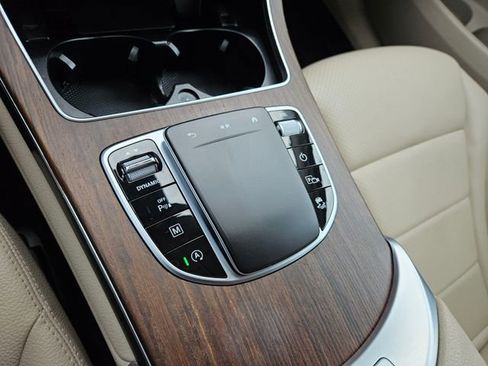 Used 2022 Mercedes-Benz GLC 300 4MATIC image 25