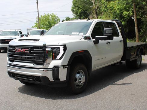New 2025 GMC Sierra 3500 Pro w/ Convenience Package image 3
