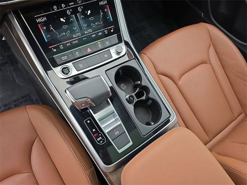 Used 2025 Audi Q8 Premium Plus w/ Premium Plus Package image 28