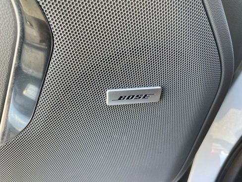 Used 2022 Chevrolet Suburban LT w/ Luxury Package image 4