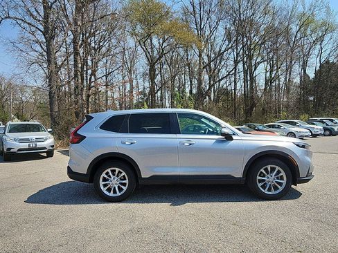 Used 2025 Honda CR-V EX image 6