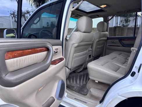 Used 2006 Lexus LX 470 4WD image 19
