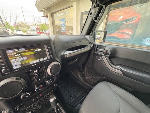 Used 2017 Jeep Wrangler Unlimited Sport w/ Quick Order Package 24S image 28