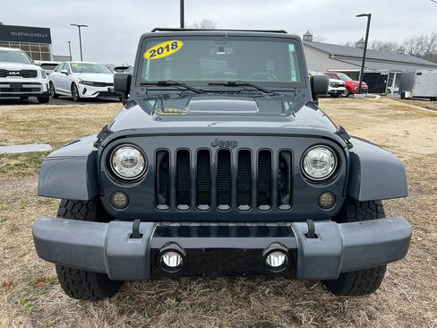 Used 2018 Jeep Wrangler Unlimited Sahara image 11