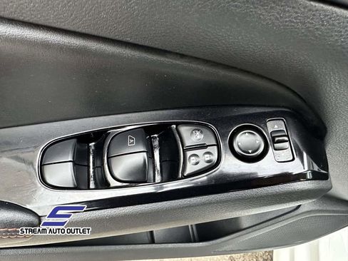 Used 2025 Nissan Altima 2.5 SR image 18