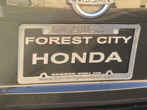 Used 2021 Nissan Rogue Sport S image 29