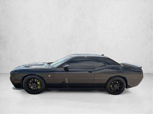 Used 2015 Dodge Challenger SRT Hellcat RWD image 8