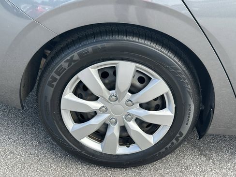 Used 2023 Nissan Sentra S FWD image 17