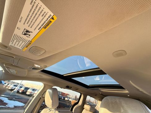 Used 2017 Chrysler Pacifica Limited w/ UConnect Theater Package image 20