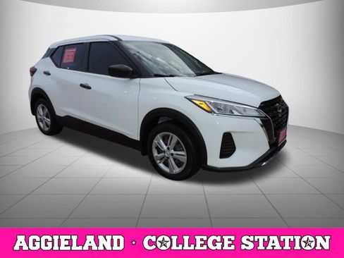 Certified 2023 Nissan Kicks S FWD image 3