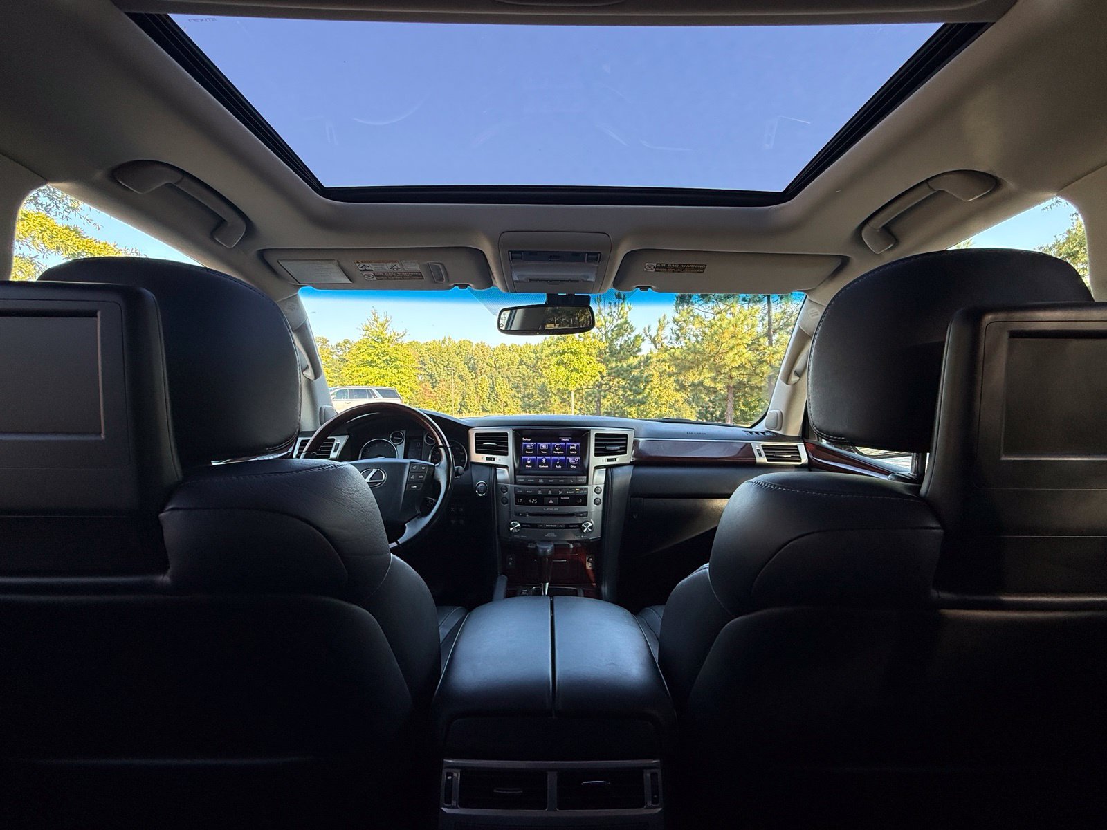 Used 2015 Lexus LX 570 4WD image 34