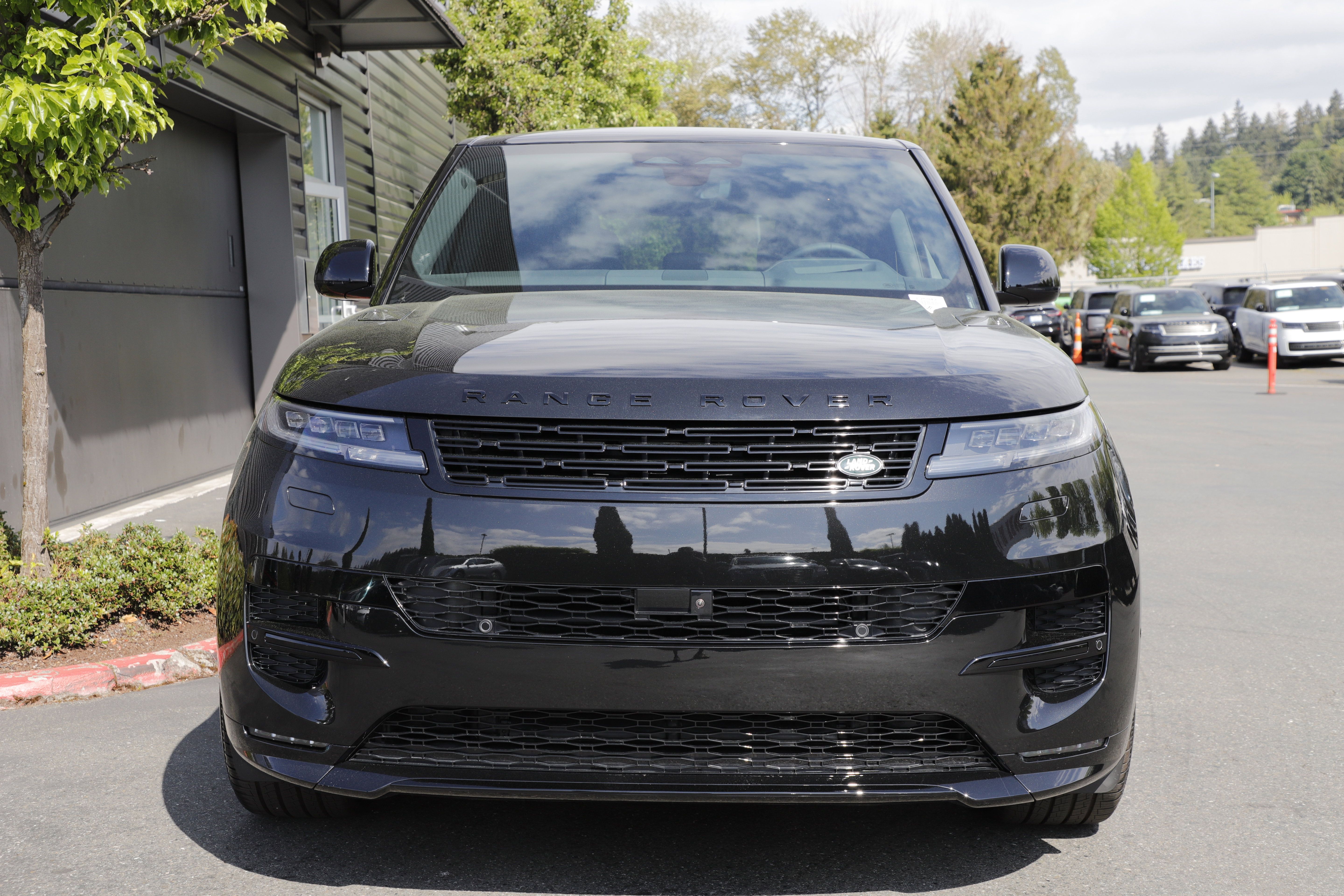 New 2026 Land Rover Range Rover Sport Dynamic SE AWD/4WD image 4