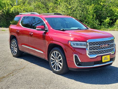 Used 2022 GMC Acadia Denali w/ Denali Ultimate Package AWD/4WD image 3