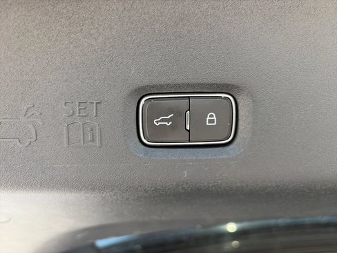 Certified 2025 Ford Expedition Active AWD/4WD image 32