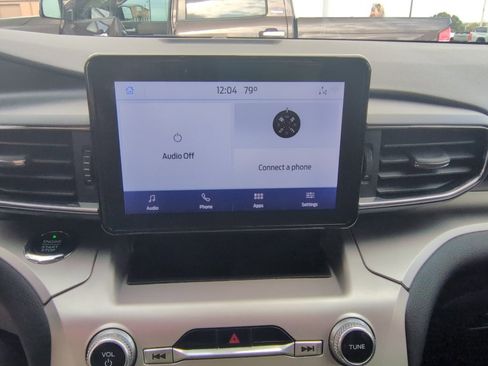 Used 2021 Ford Explorer XLT w/ Equipment Group 202A image 8