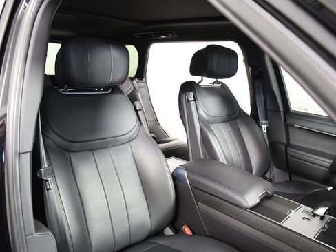 Used 2025 Land Rover Range Rover Long Wheelbase Autobiography image 19