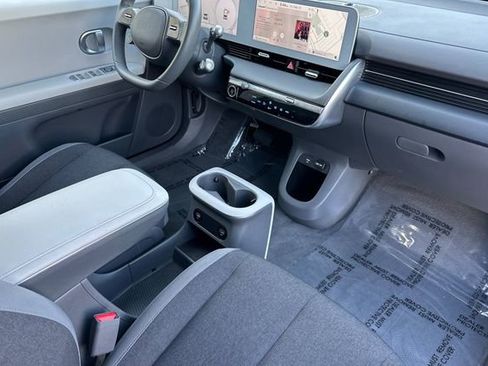 Used 2024 Hyundai Ioniq 5 SE image 17
