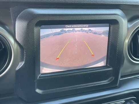 Used 2020 Jeep Wrangler Unlimited Sport S AWD/4WD image 16