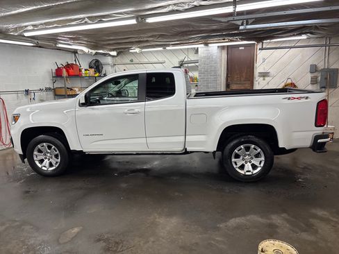Used 2022 Chevrolet Colorado LT w/ Safety Package image 4