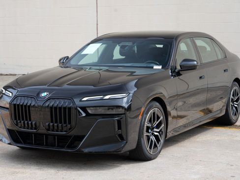 Used 2023 BMW 740i RWD image 56