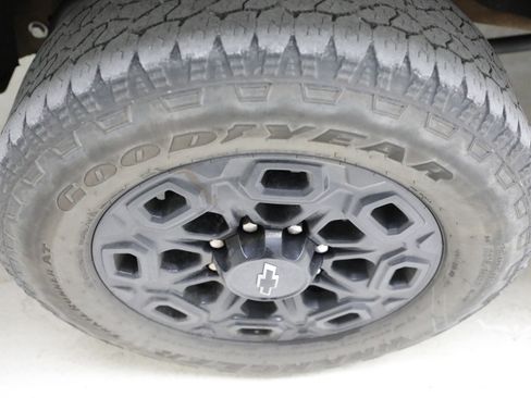 Used 2024 Chevrolet Silverado 2500 LT w/ Z71 Sport Edition image 10