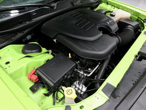 Used 2023 Dodge Challenger SXT w/ Plus Package image 17