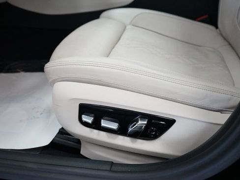 Used 2017 BMW 540i xDrive AWD/4WD image 31