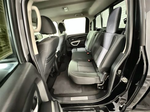 Used 2017 Nissan Titan SV image 24