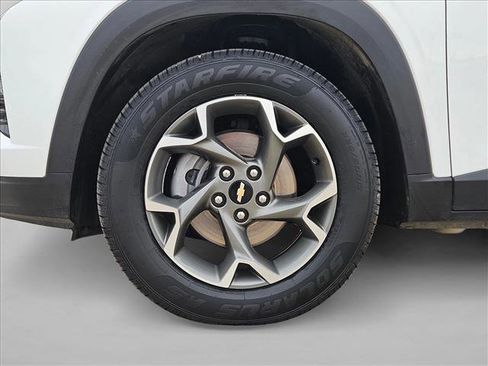 Certified 2025 Chevrolet Trax LT image 23