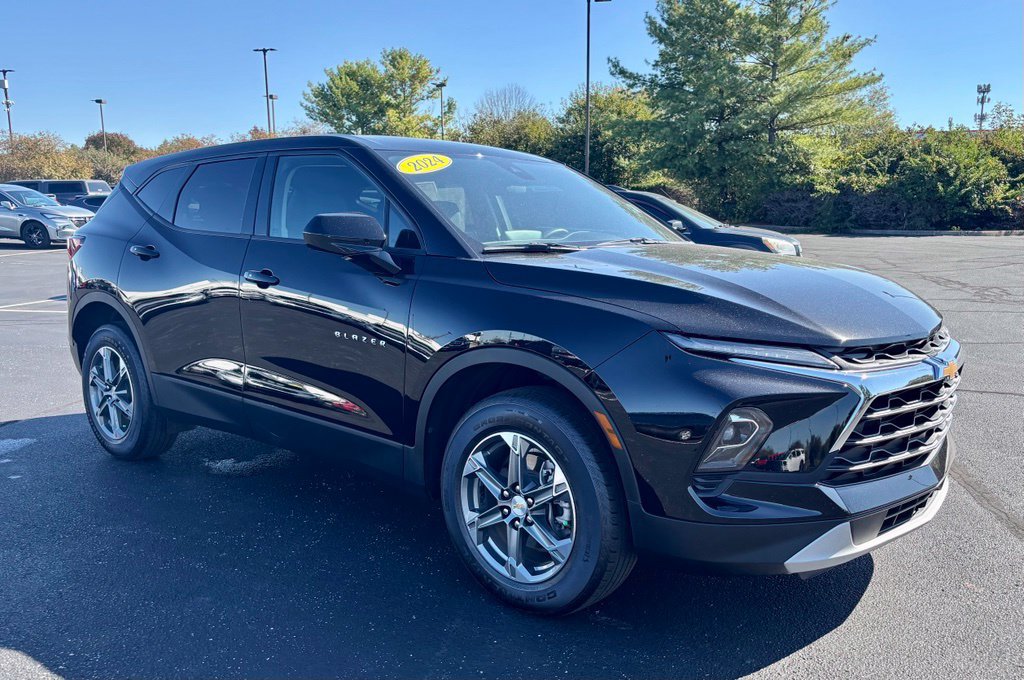 Used 2024 Chevrolet Blazer LT FWD image 9