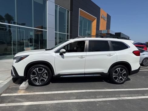 Used 2023 Subaru Ascent Limited image 2