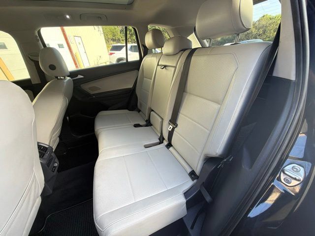 Used 2020 Volkswagen Tiguan SE w/ Panoramic Sunroof Package AWD/4WD image 14