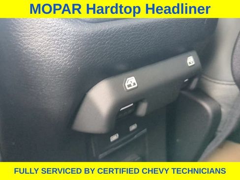 Used 2025 Jeep Gladiator Mojave AWD/4WD image 38