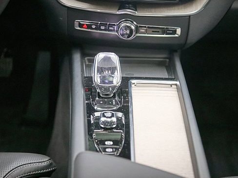 New 2026 Volvo XC60 B5 Ultra w/ Protection Package Premier image 32