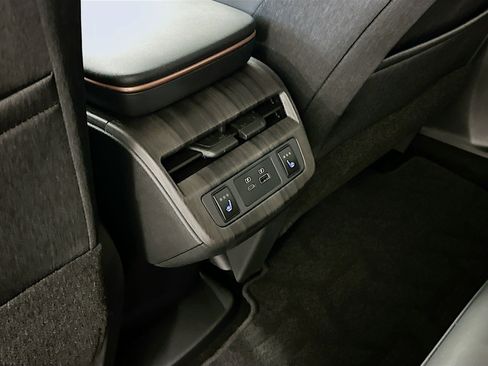 Used 2024 Nissan Ariya AWD image 28