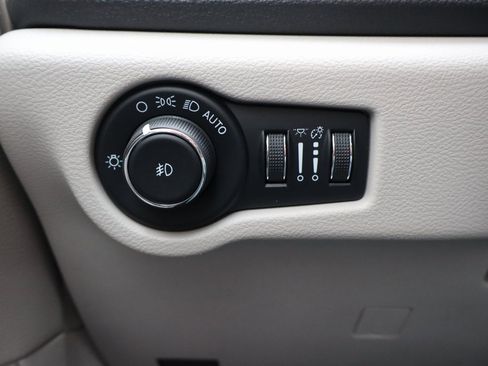 Used 2022 Chrysler Pacifica Limited image 14