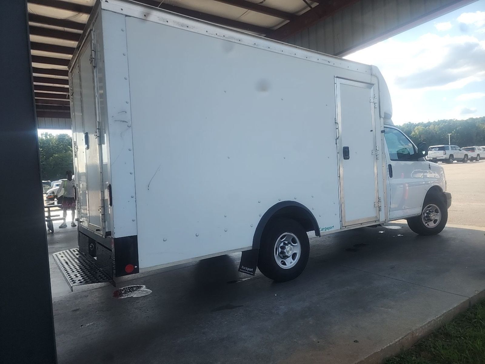 Used 2022 Chevrolet Express 3500 w/ Power Convenience Package RWD image 2