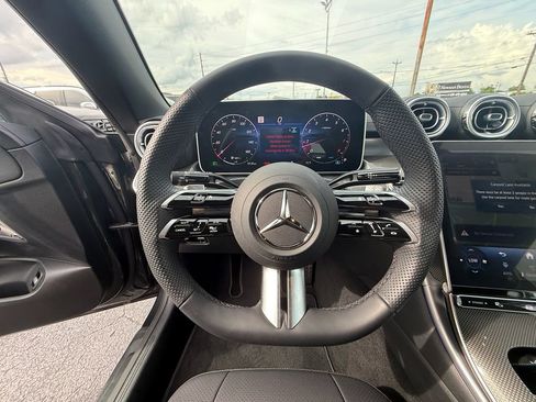 Used 2025 Mercedes-Benz CLE 300 4MATIC Cabriolet image 16